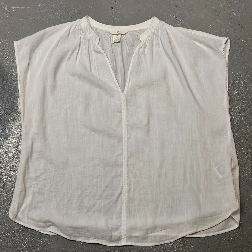 H&M Lightweight Short Sleeve Blouse szL